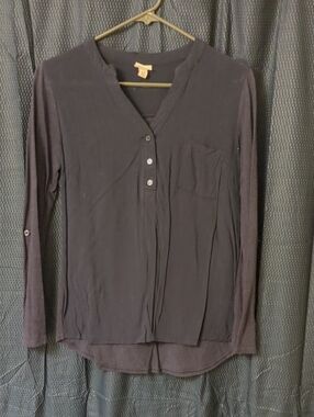 Women's Long-Sleeve V-Neck Button Front Top In Navy